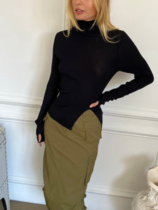 Conrad Ribbed Turtleneck in Black