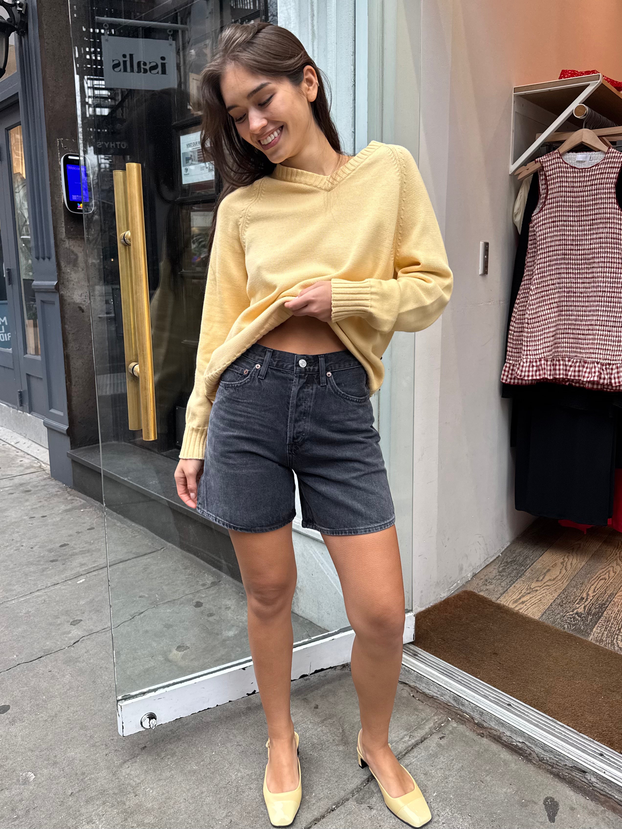 Dame Short in Hitch