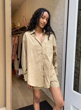 Load image into Gallery viewer, LuLu Button Down in Khaki
