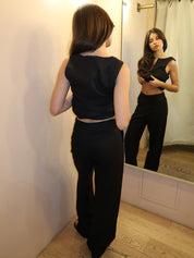 Sanne Pant in Black