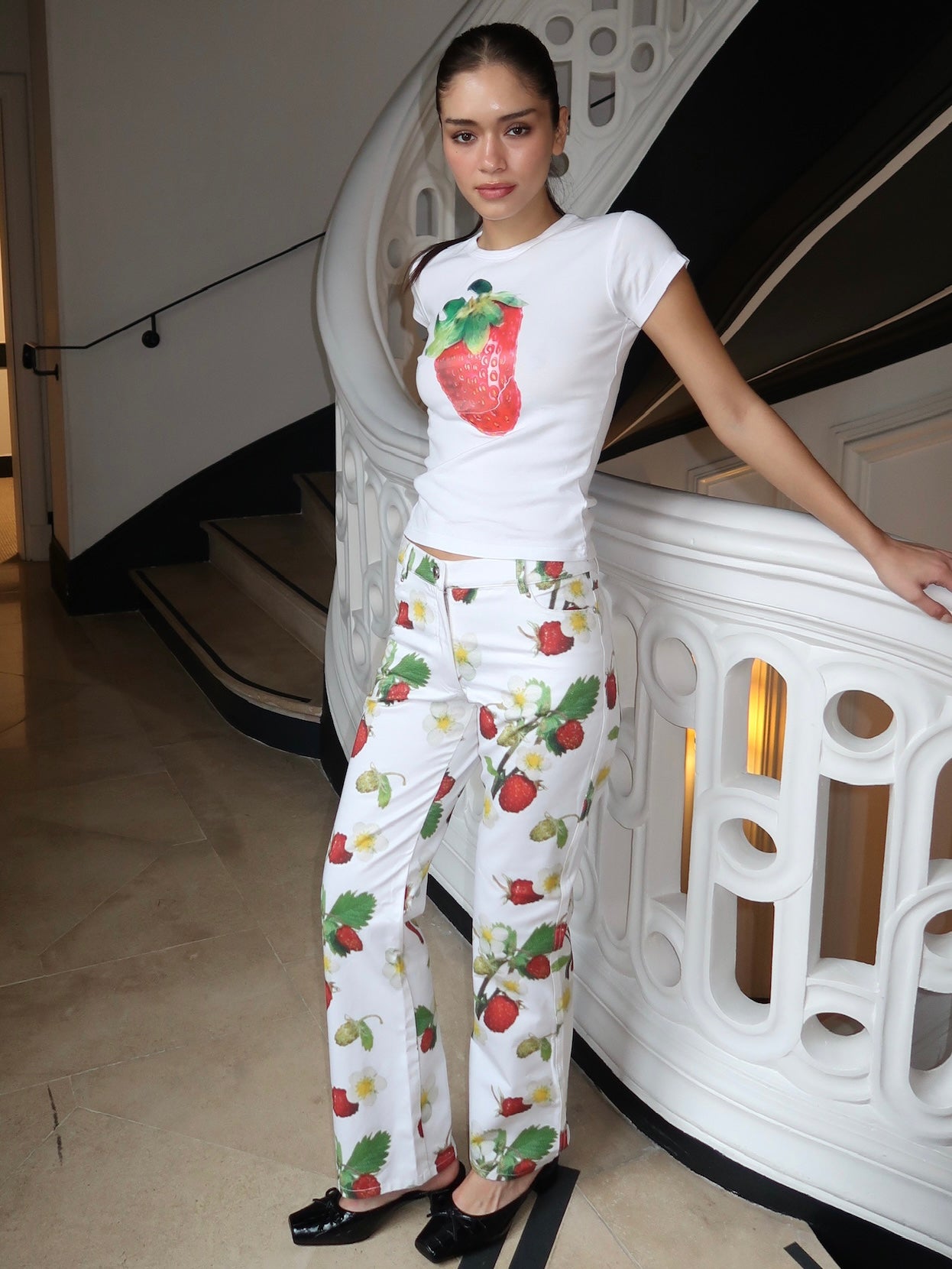 Printed Jeans in White Strawberry Blossom