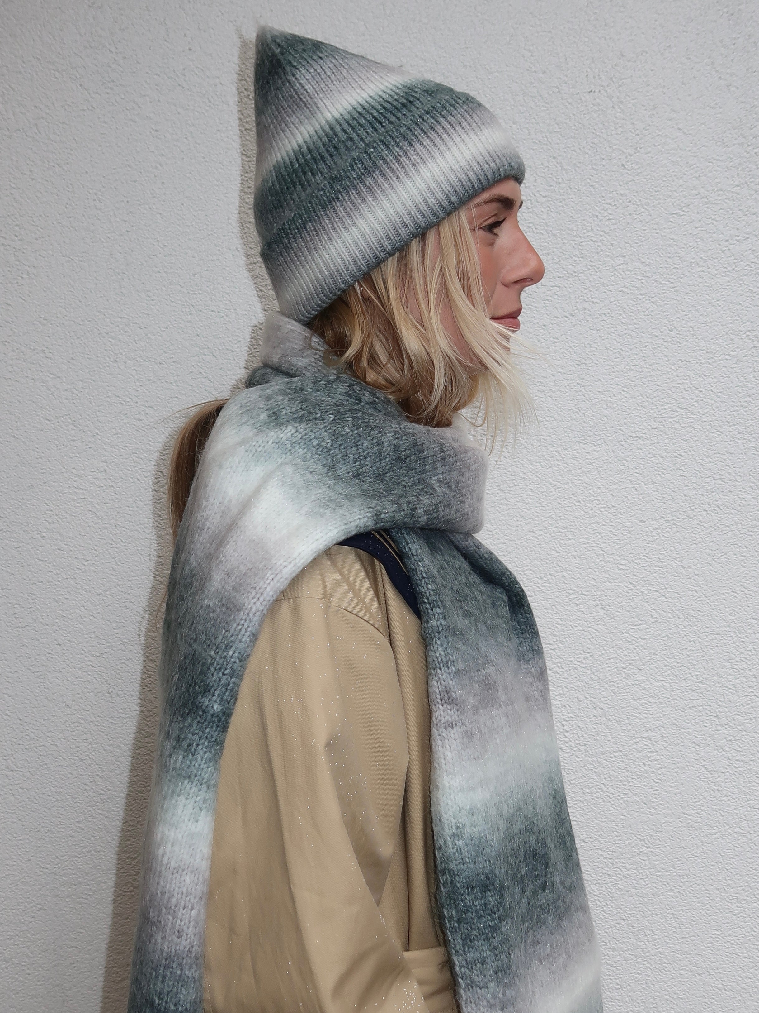 Isalis Sunset Beanie in Grey Multi