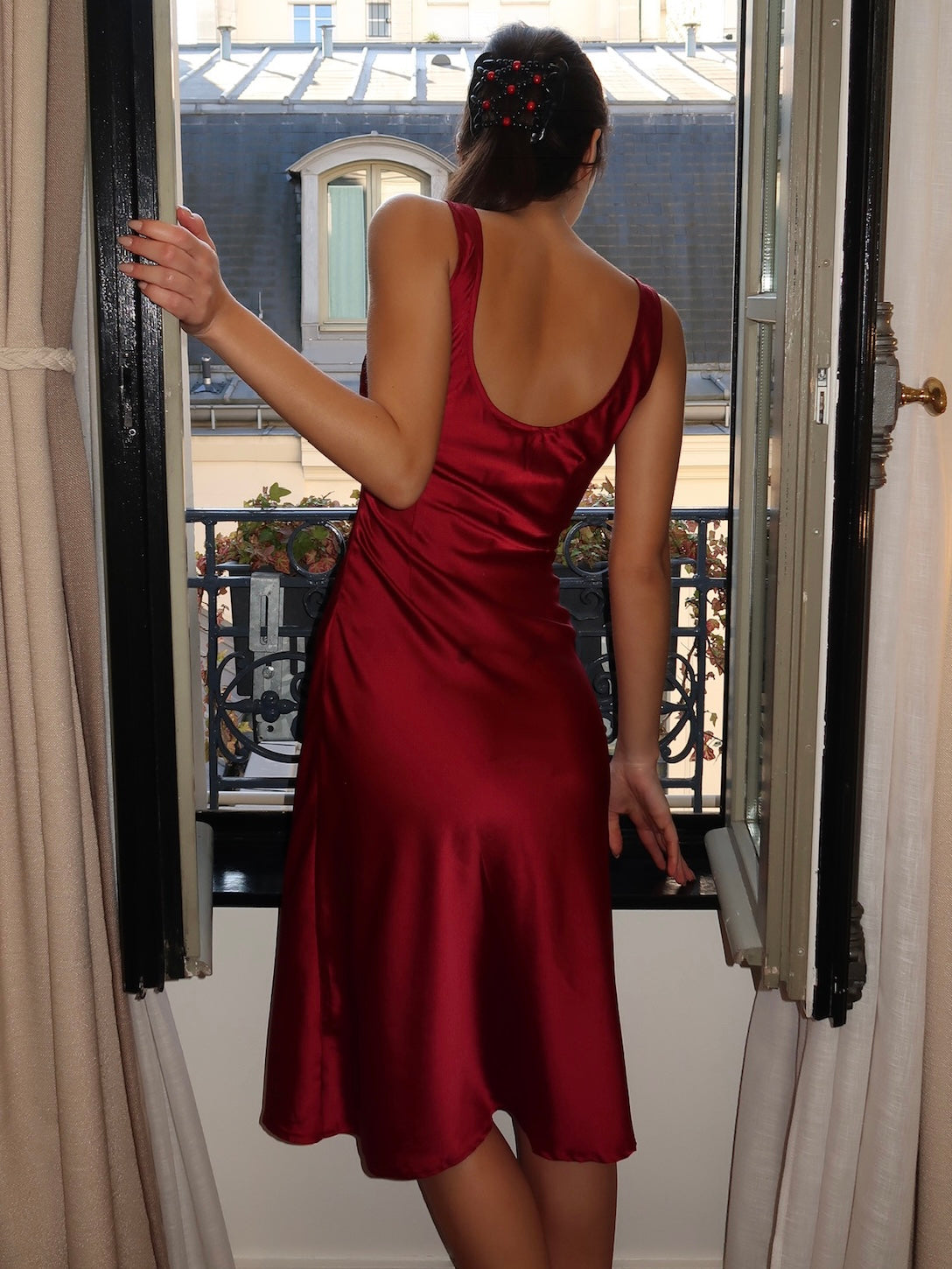 Andie Keyhole Midi Dress in Wine