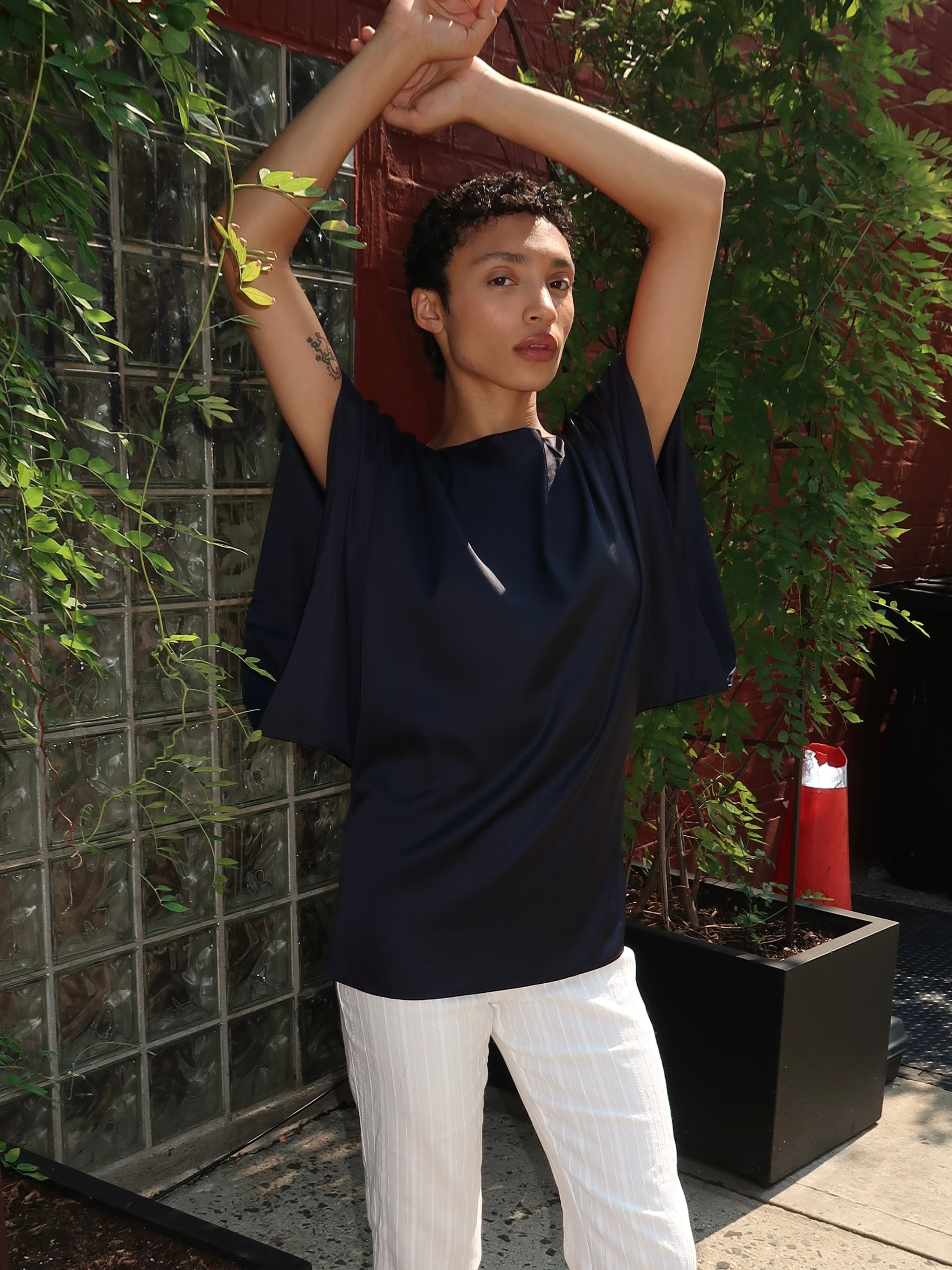 Sarra Flowy Top in Navy