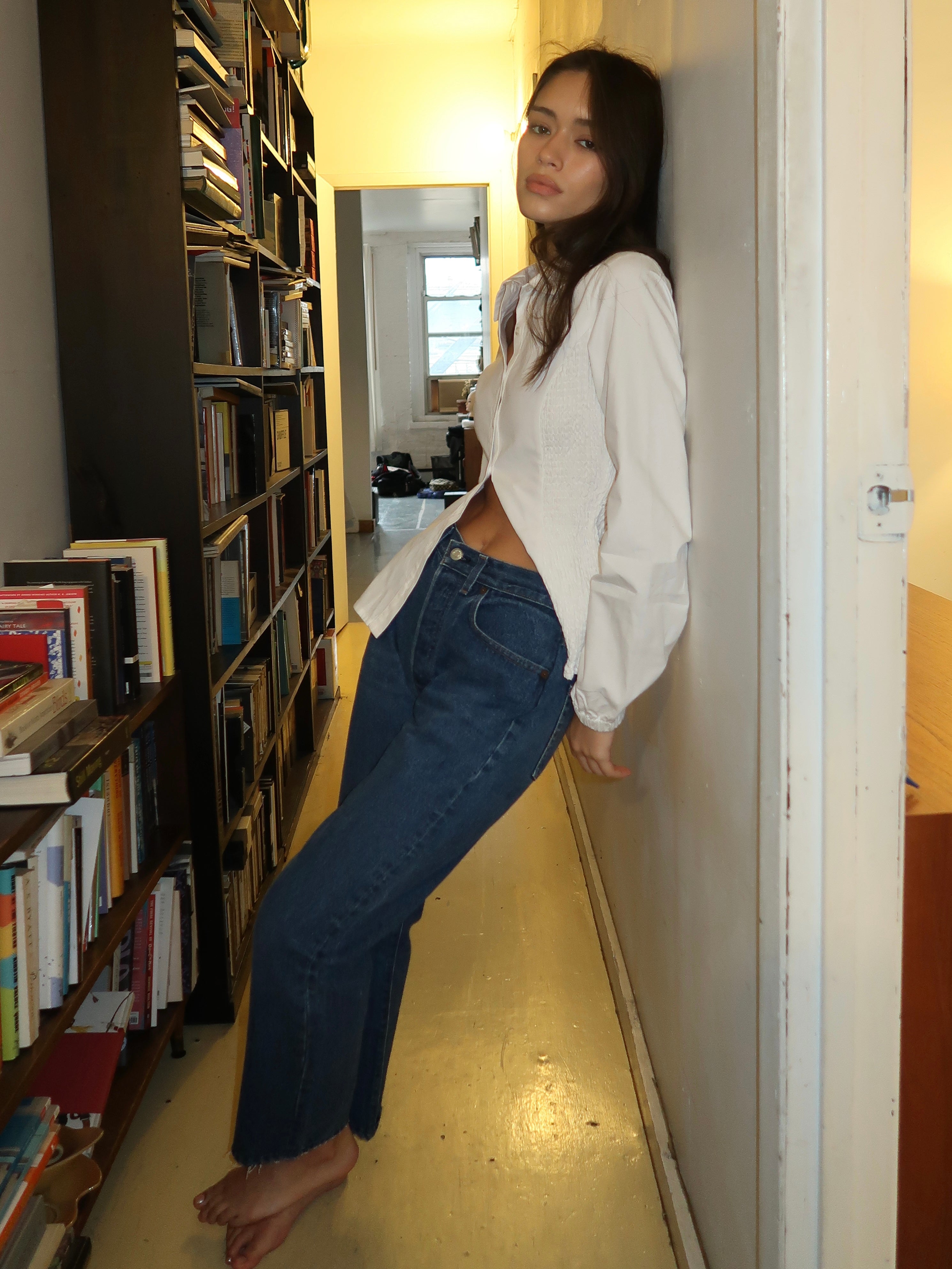 Relaxed Raw Hem Customs in Medium/Dark