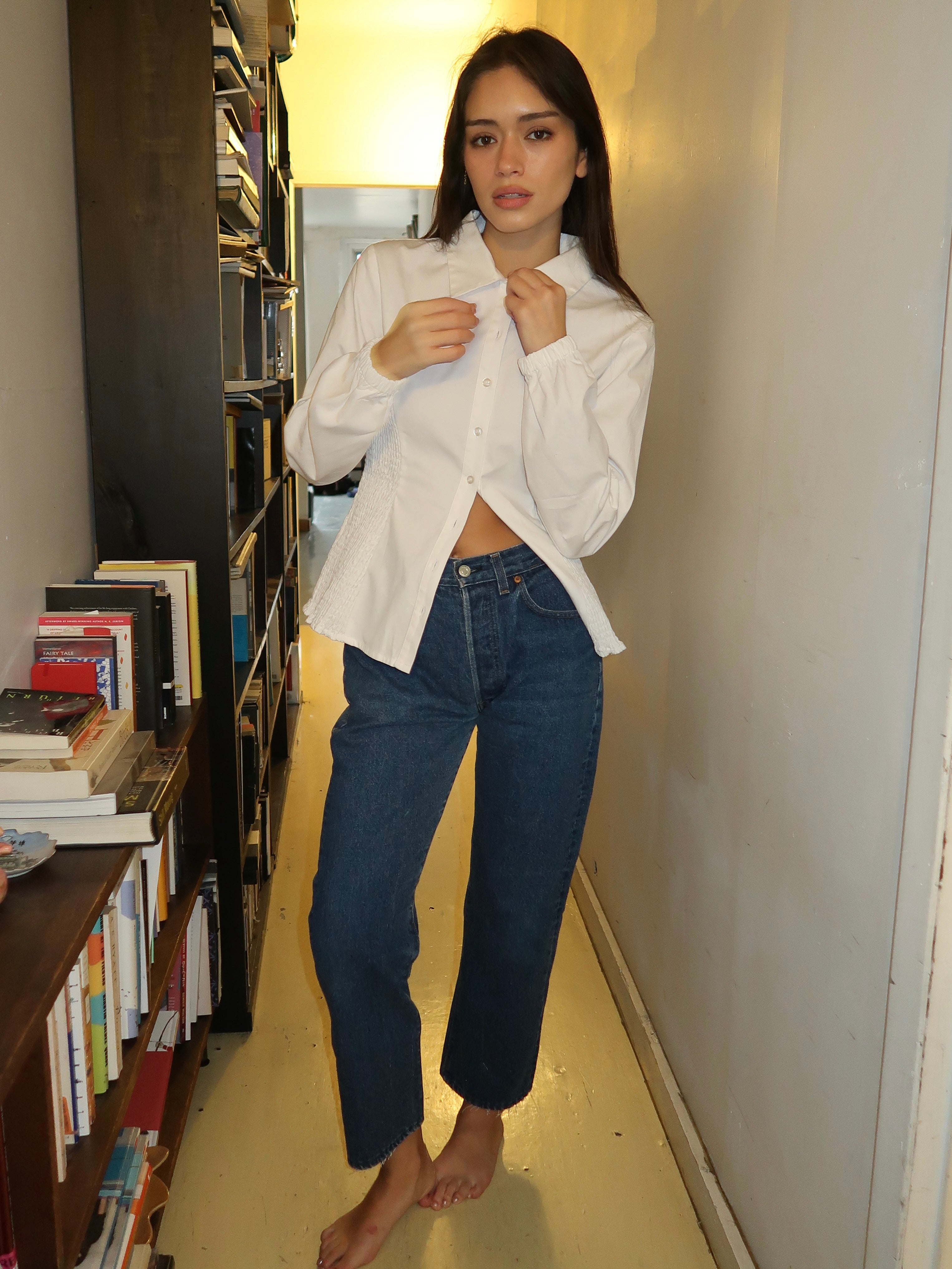 Relaxed Raw Hem Customs in Medium/Dark