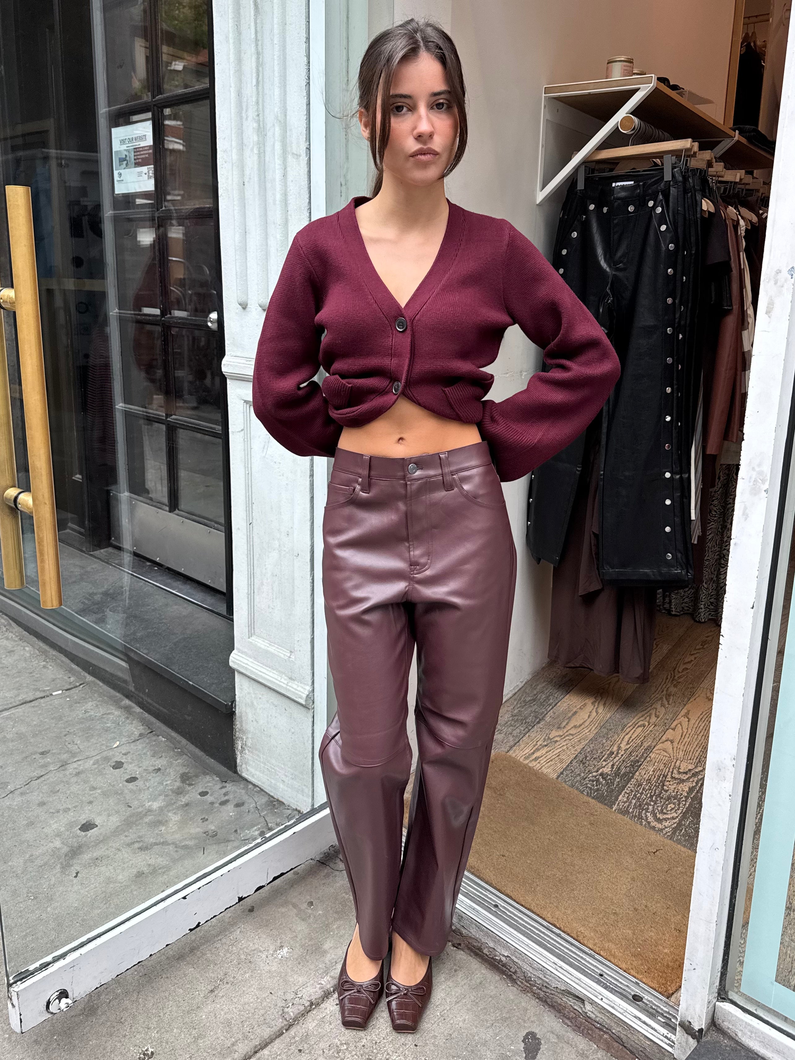 Jett High Rise Bowed Straight in Cabernet
