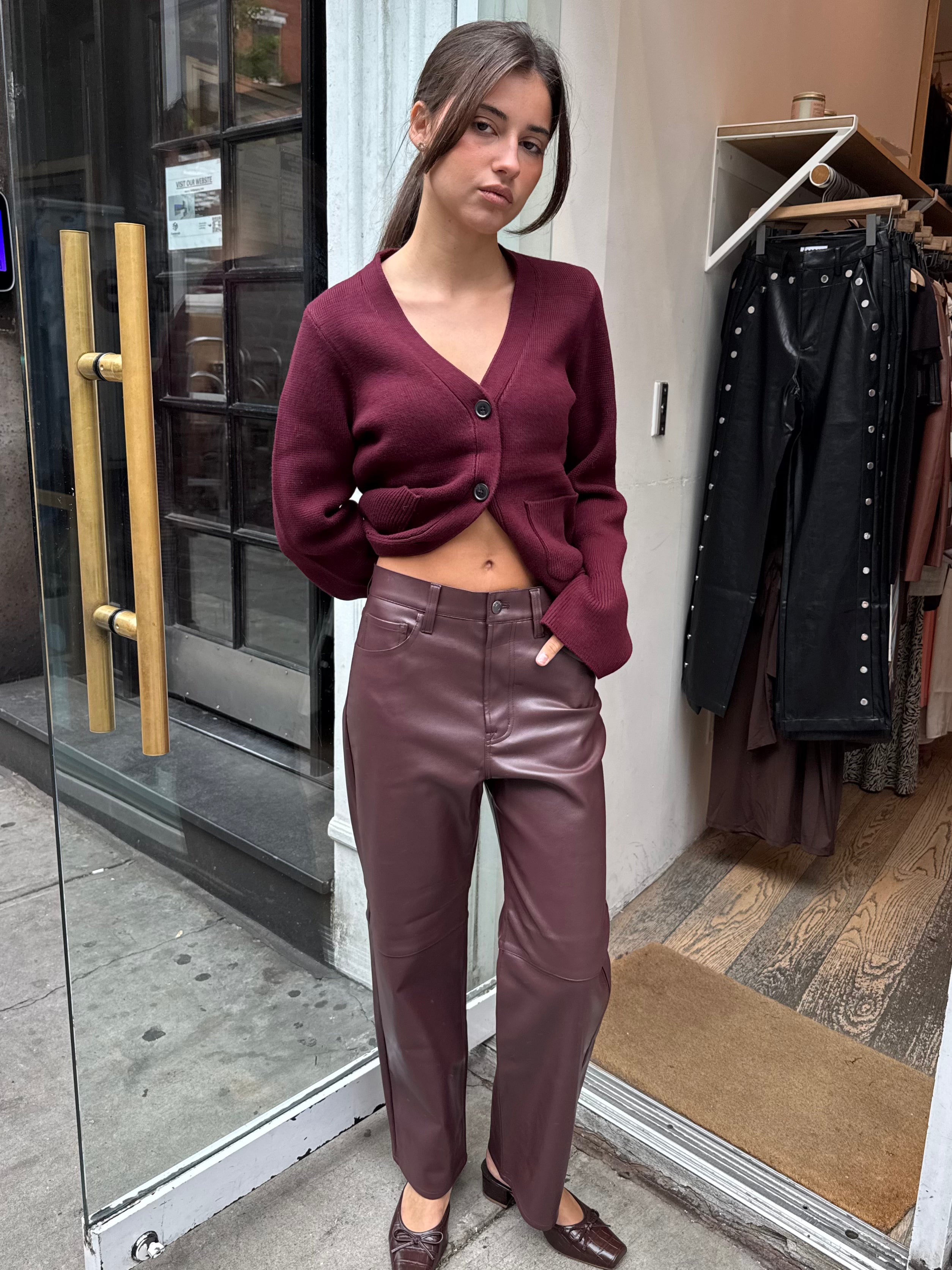 Jett High Rise Bowed Straight in Cabernet