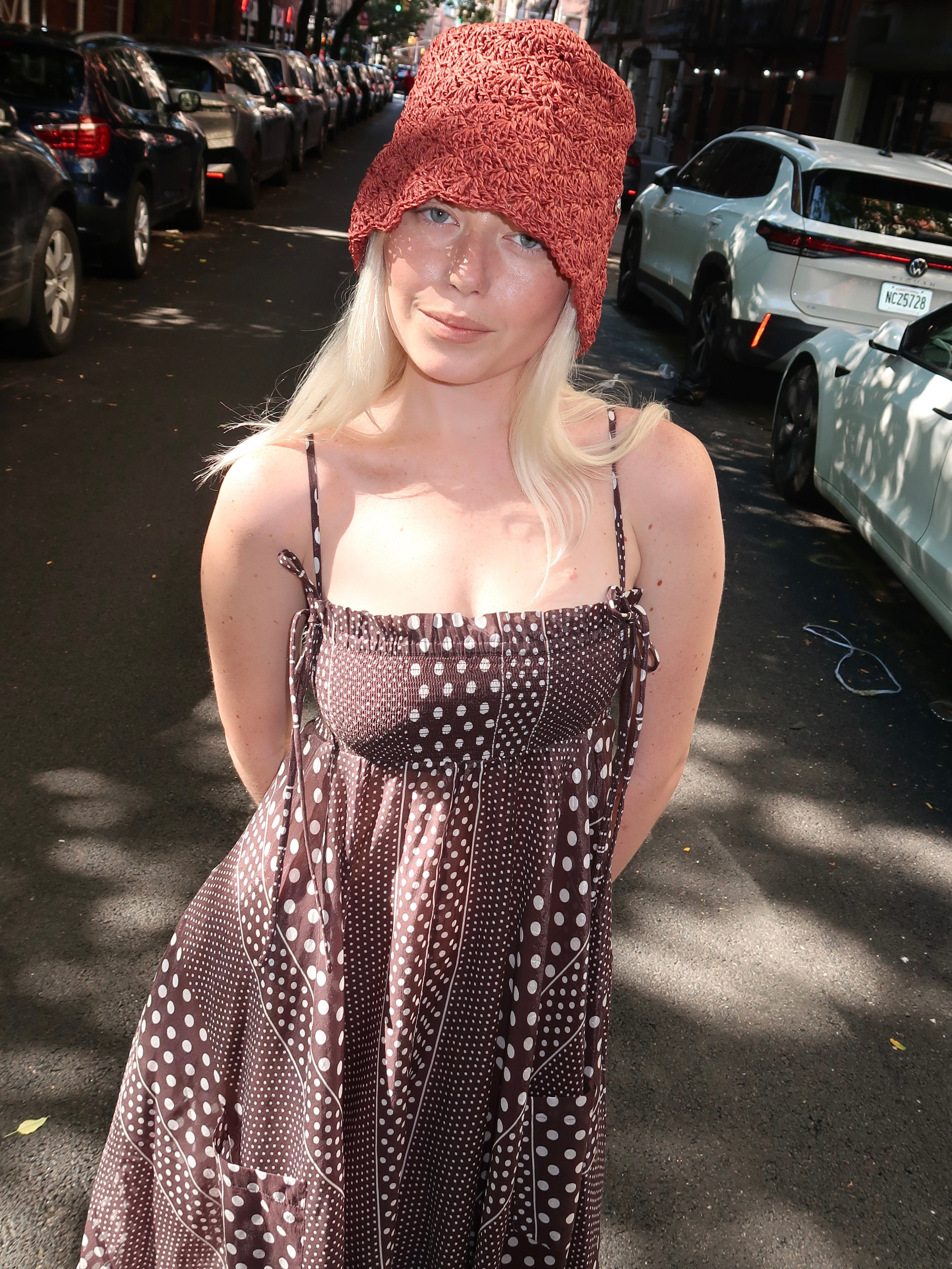 Raffia Tulip Bucket Hat in Chocolate