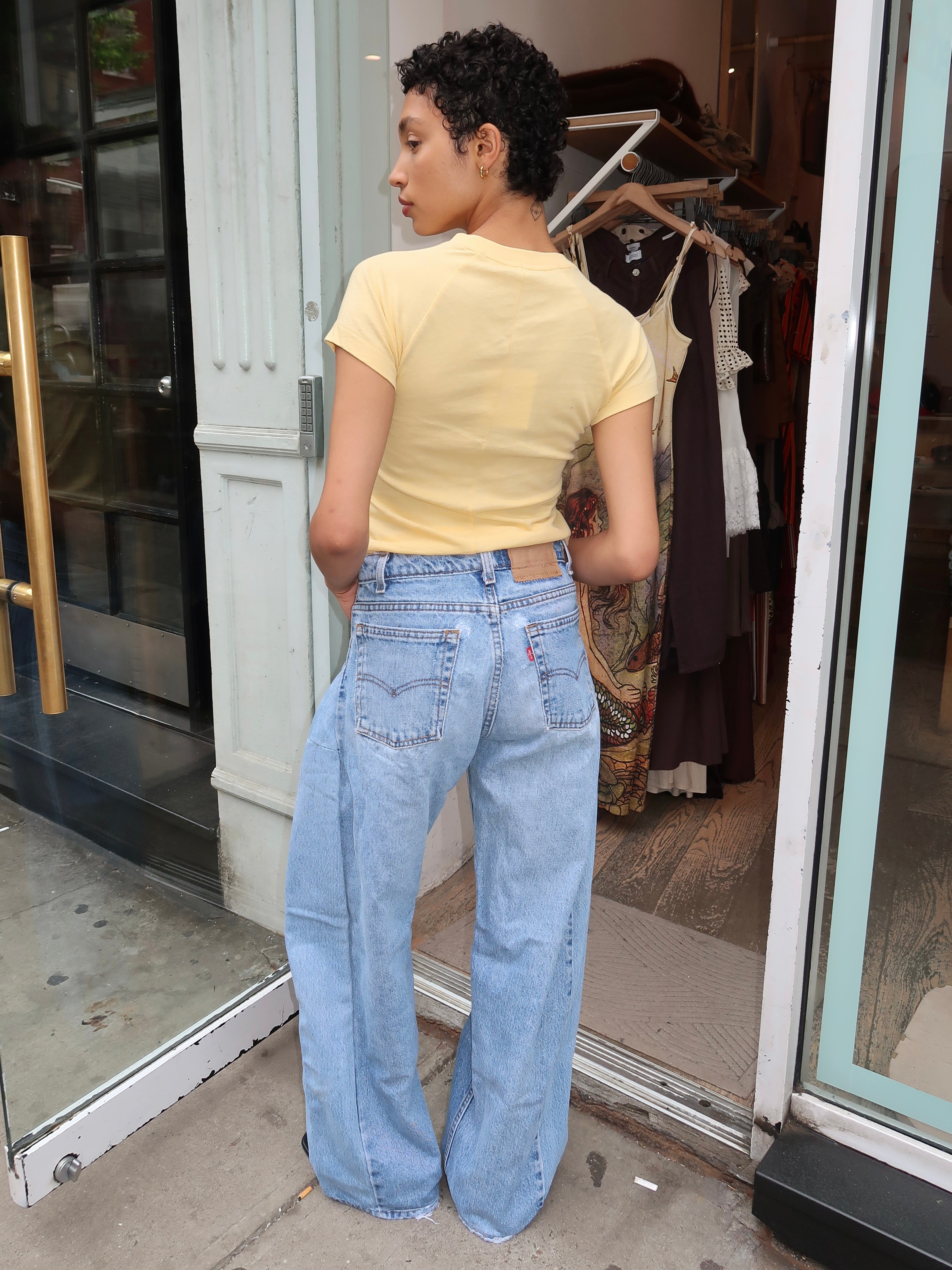 Barrel Jean in Light/Medium