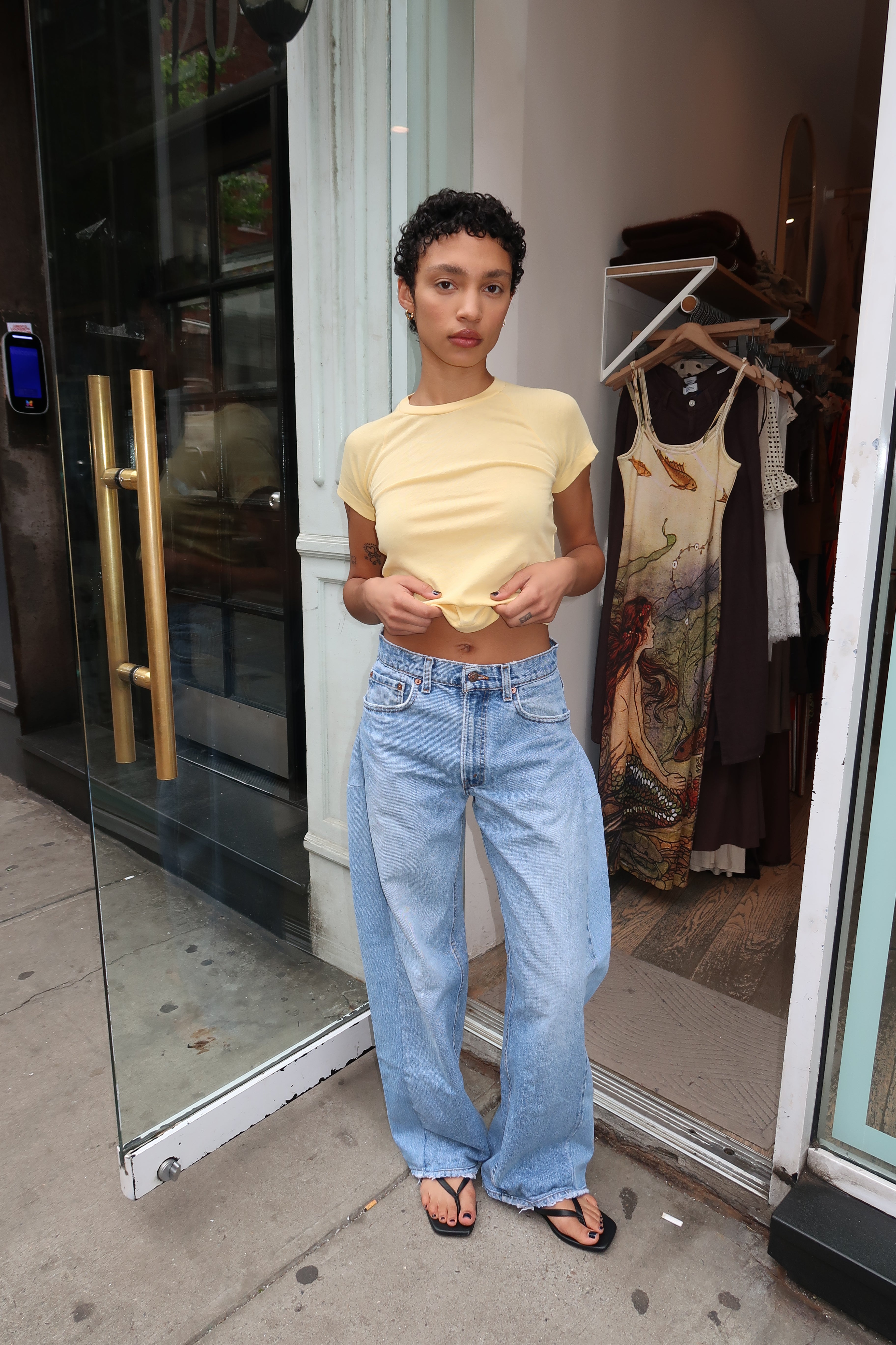 Barrel Jean in Light/Medium