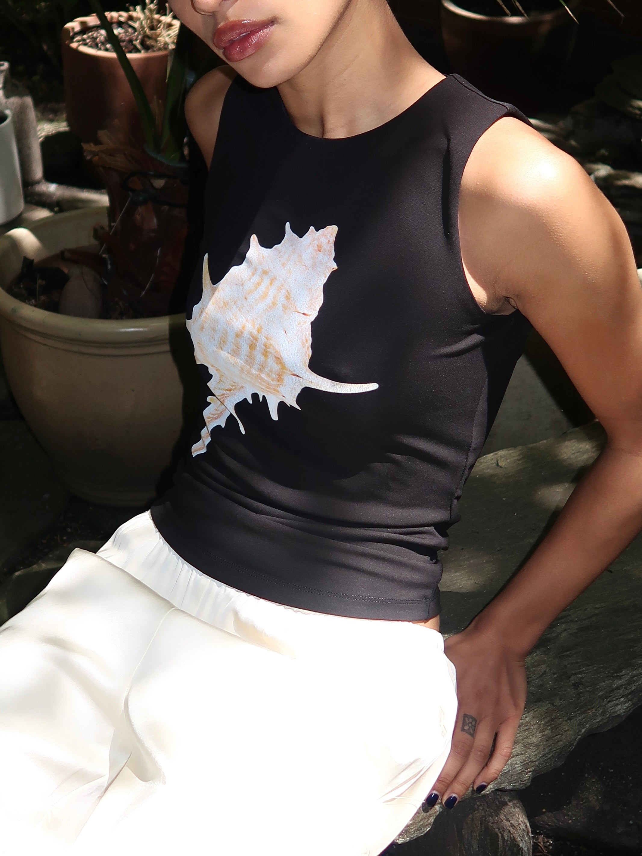 Collector Seamless Tank in Black