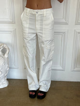 Load image into Gallery viewer, Robin Cargo Jean in White
