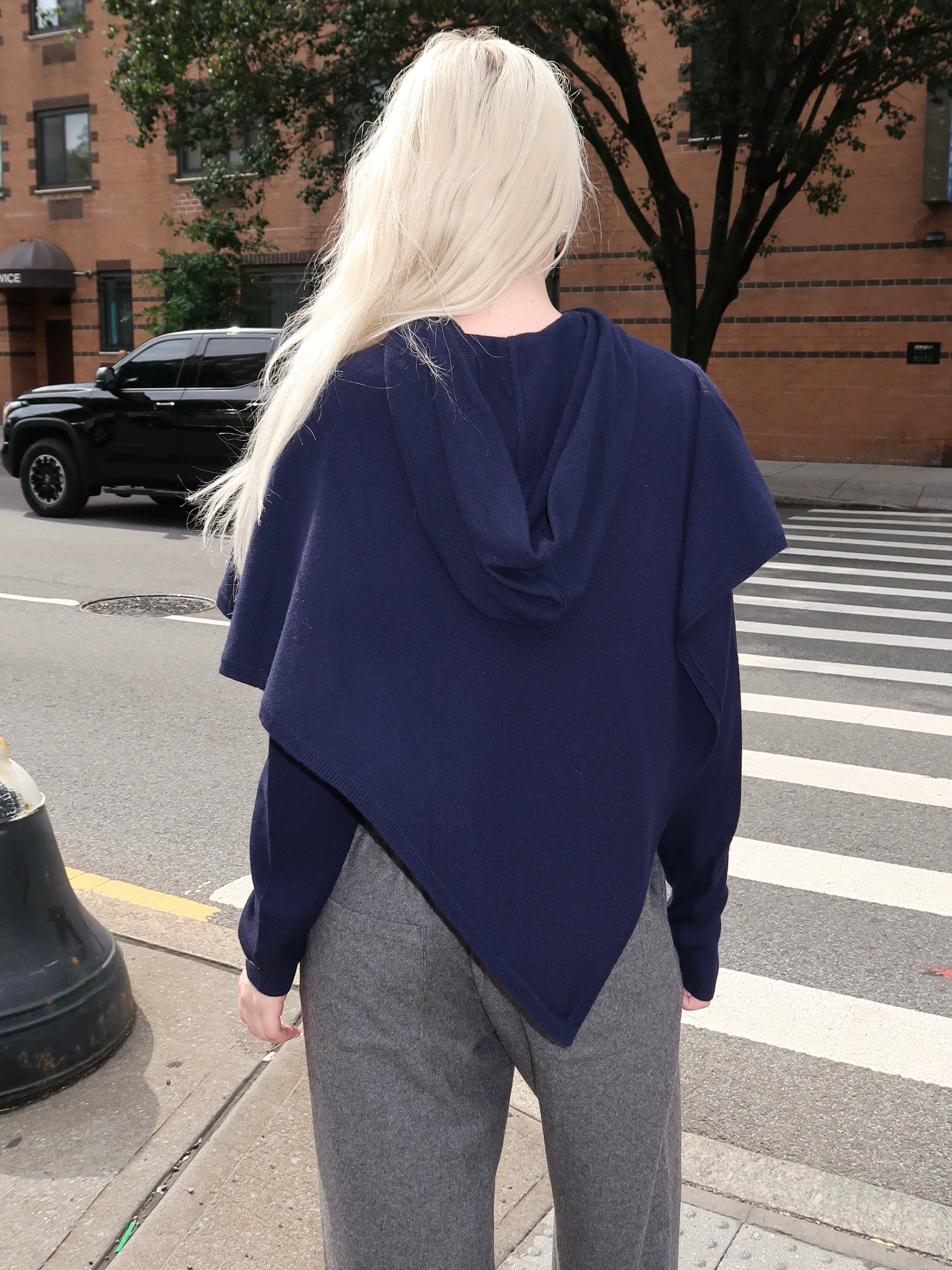 Barrow Sweater in Navy