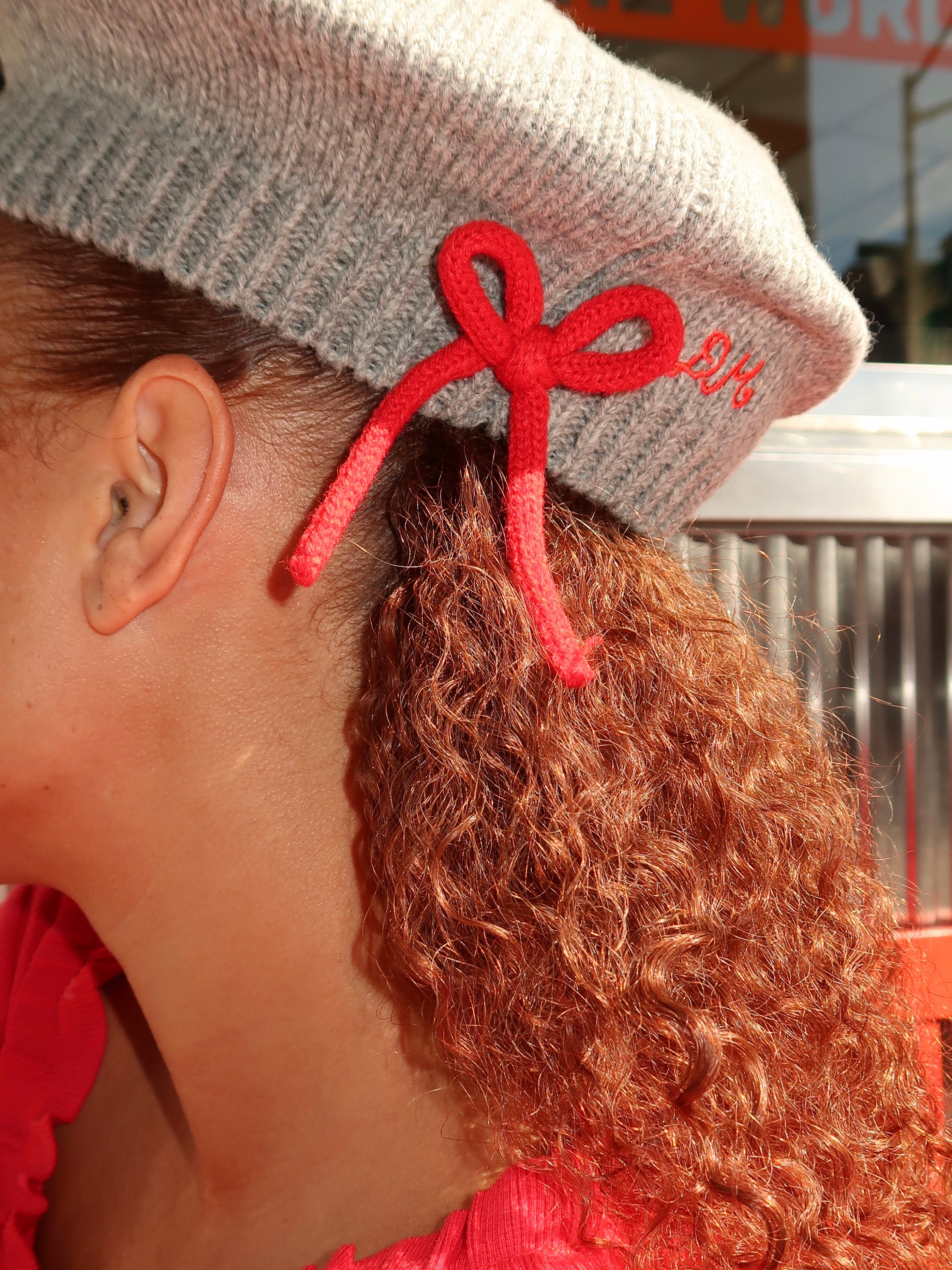 Knitted Beret With Bow in Multi