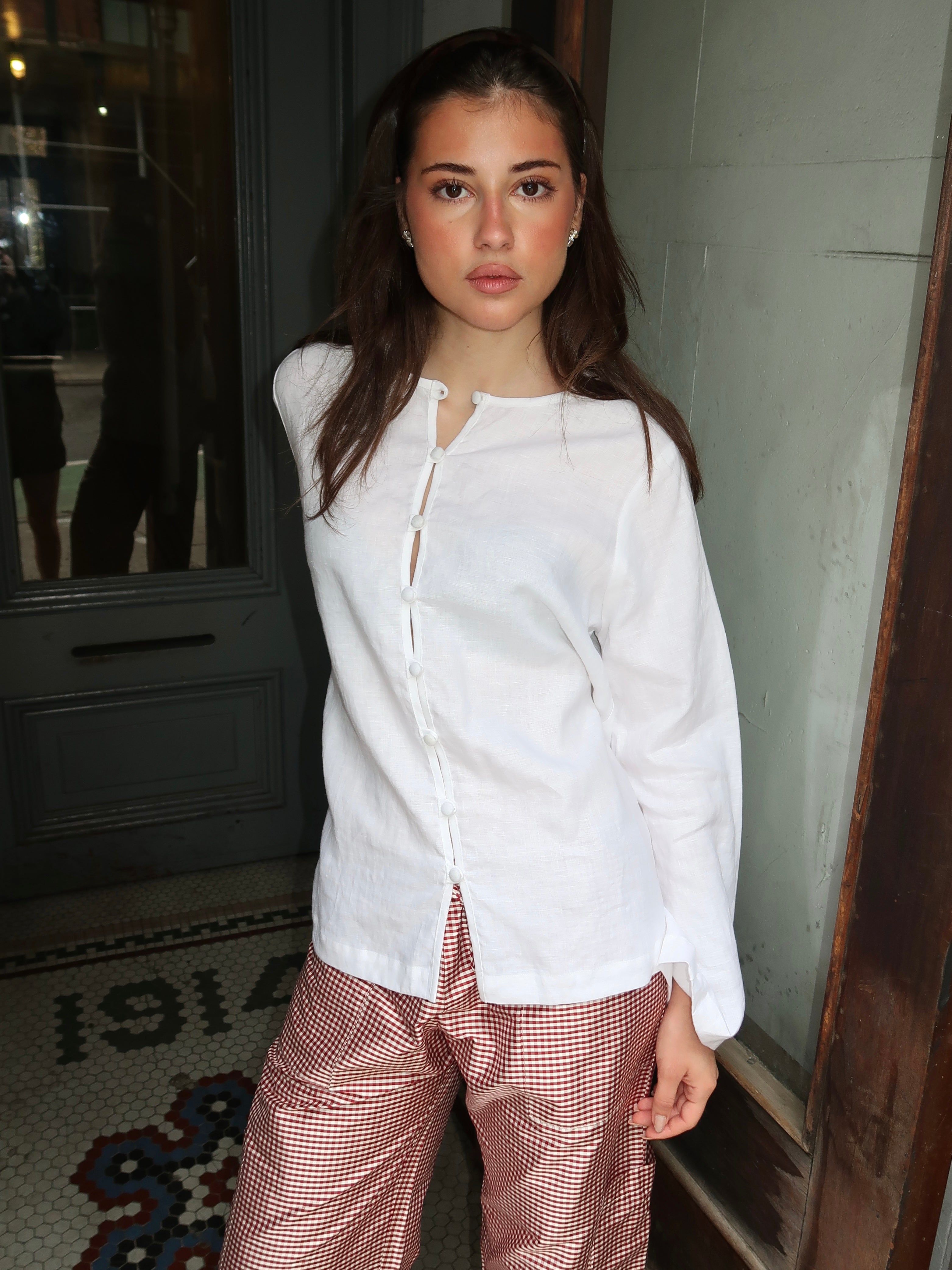The Linen Loop Shirt in Powder