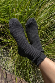 Linen Scallop Socks in Charcoal