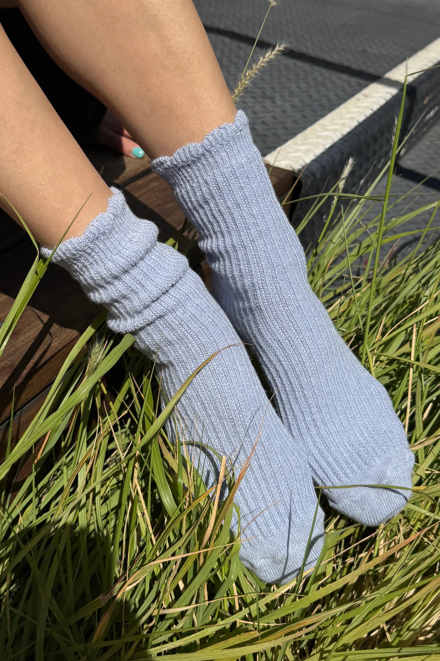 Linen Scallop Socks in Pale Blue