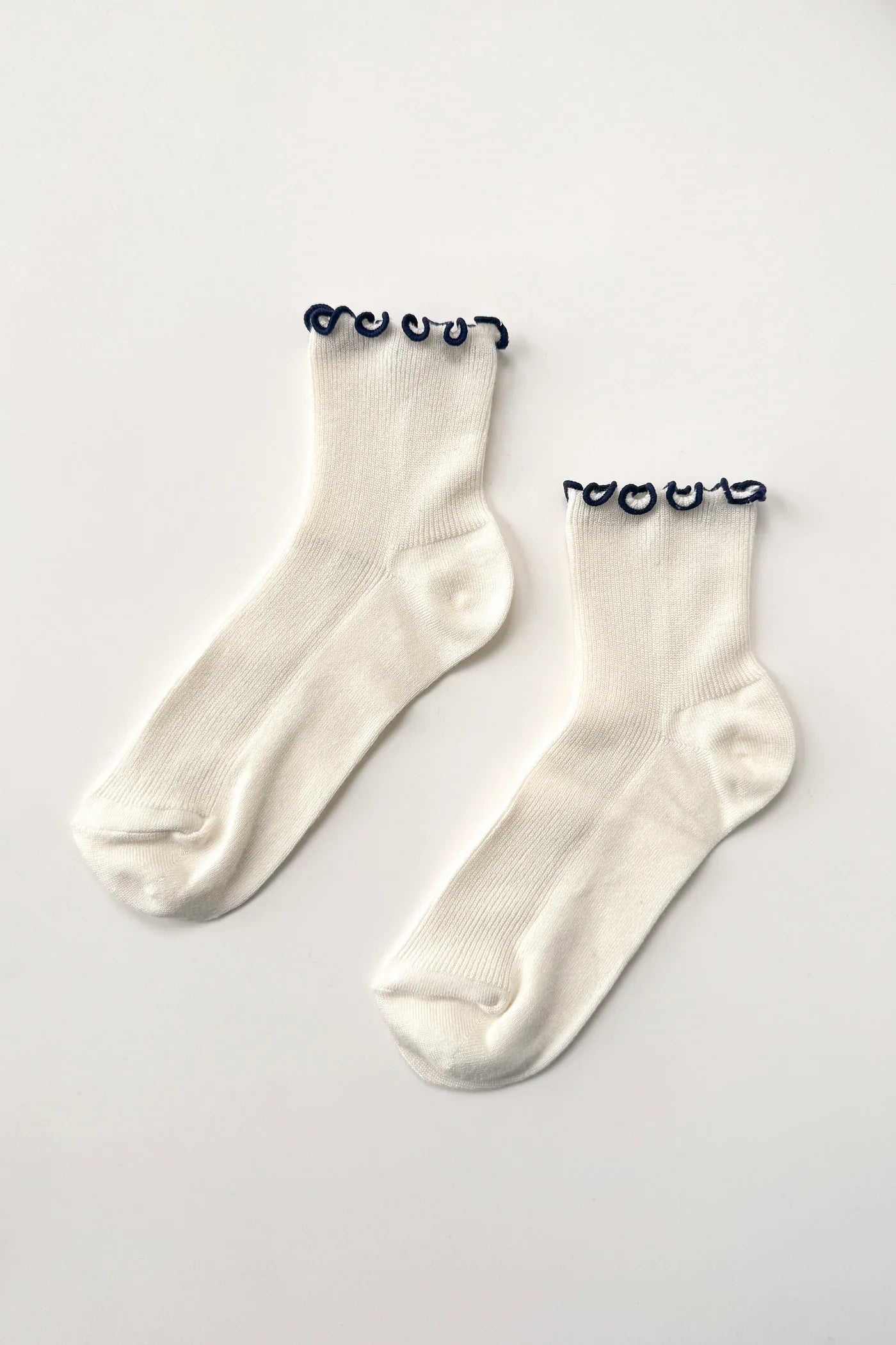 The Petite Ruffled Modal Socks in Soft White/Navy