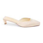 Tegan Heel in Champagne