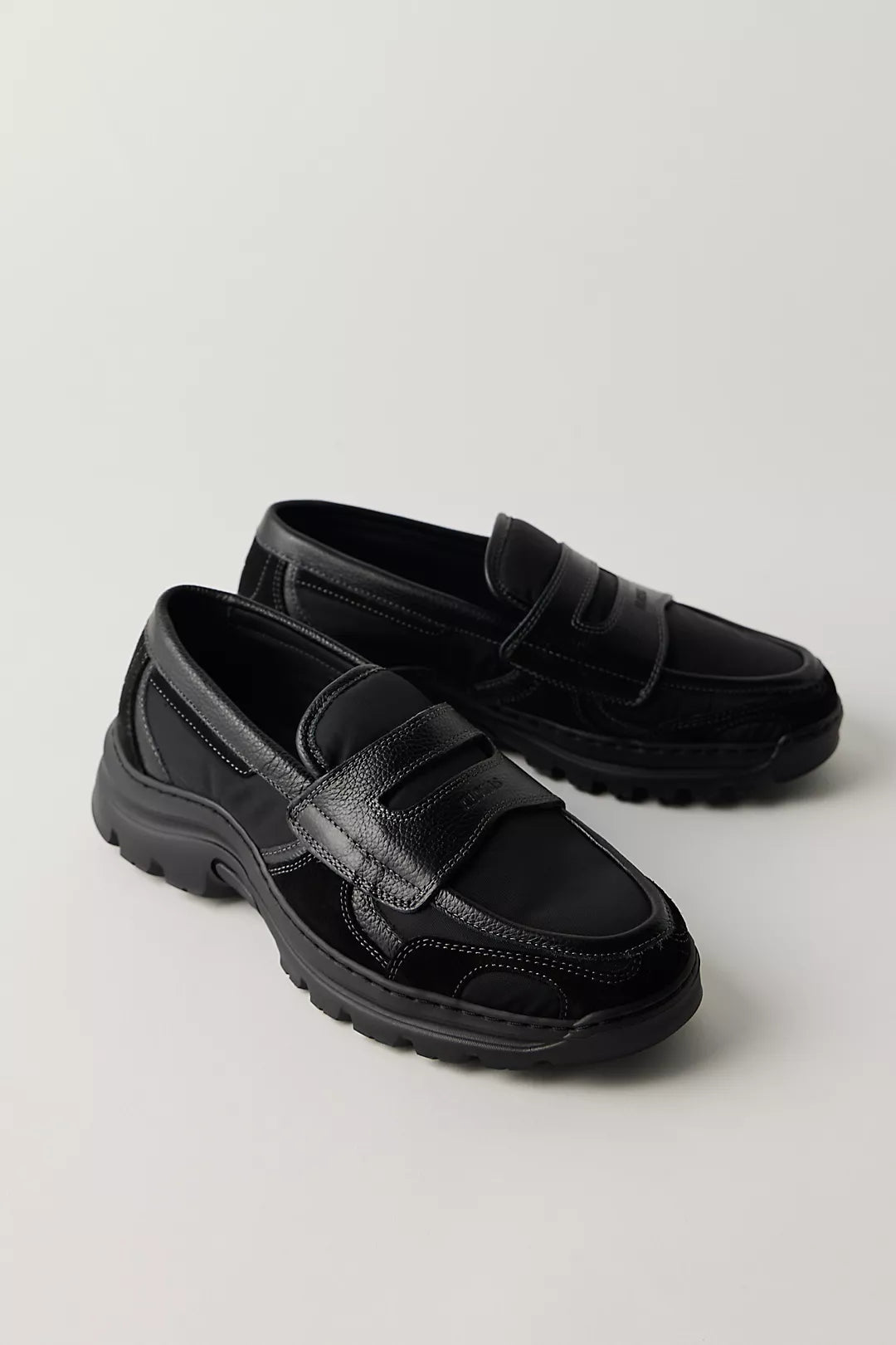 Tb.60 Black Leather Sneakers