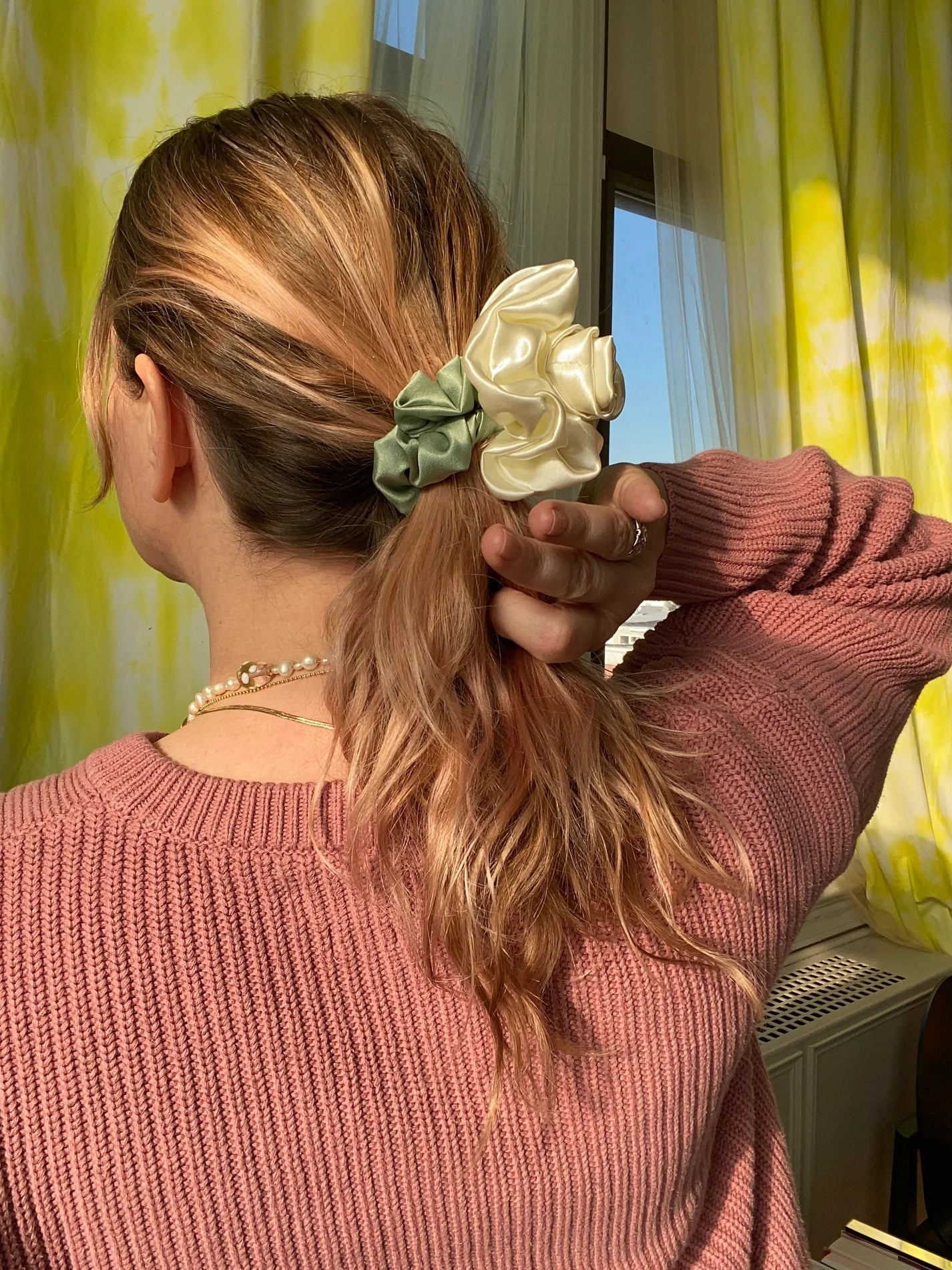 Rosette Scrunchie in Ivory