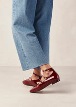 Load image into Gallery viewer, Luke Onix Wine Burgundy Leather Ballet Flats
