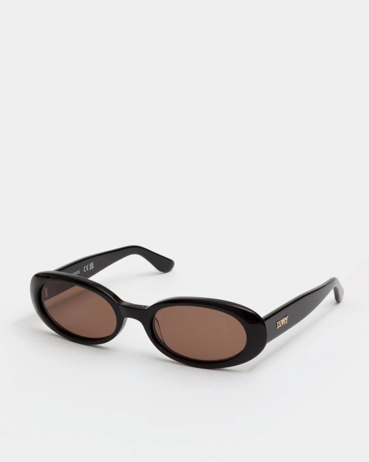 valentina-black-917542.webp