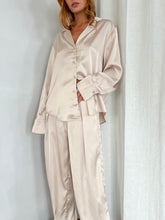 Load image into Gallery viewer, Shiloh Satin Set in Champagne
