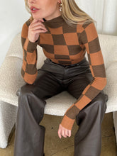 Load image into Gallery viewer, Harri In Hazelnut/Cinnamon Check
