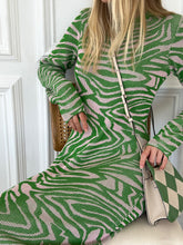 Load image into Gallery viewer, The A Scacchi in Ivory/Evergreen
