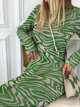 Load image into Gallery viewer, The A Scacchi in Ivory/Evergreen
