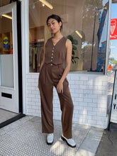 Load image into Gallery viewer, Pleated Pant in Chocolate
