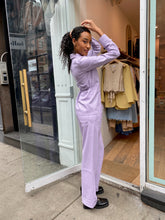 Load image into Gallery viewer, Calie in Lilac
