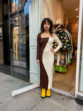 Load image into Gallery viewer, Beckham Colorblock Midi Dress in Coffee
