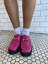 Load image into Gallery viewer, HK 2 Loafer in Magenta
