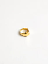 Load image into Gallery viewer, Leo Ring in Gold sz7
