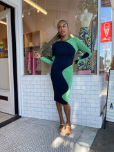 Load image into Gallery viewer, Colourblock Wavy Knit in Navy/Green
