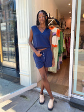 Load image into Gallery viewer, Sweater Henley Short in Navy
