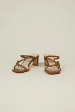 Load image into Gallery viewer, Willow in Toffee
